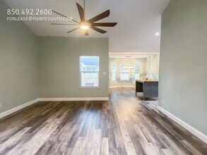 5990 W Bay Point Dr in Pensacola, FL - Building Photo - Building Photo