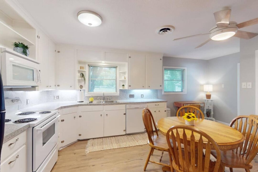 118 Miller St in Navasota, TX - Foto de edificio