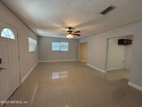 4037 Bunnell Dr in Jacksonville, FL - Building Photo - Building Photo