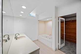 255 W Camino Buena Vista in Palm Springs, CA - Building Photo - Building Photo