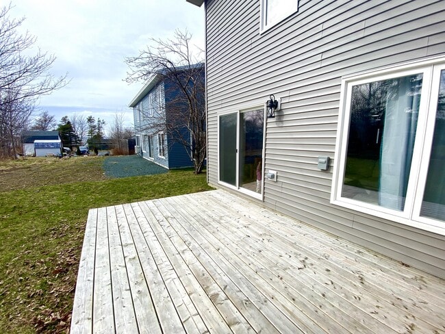 13 Marsh Rd in Conception Bay South, NL - Building Photo - Building Photo