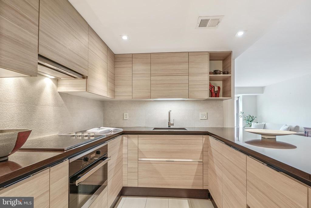 1080 Wisconsin Ave NW in Washington, DC - Building Photo