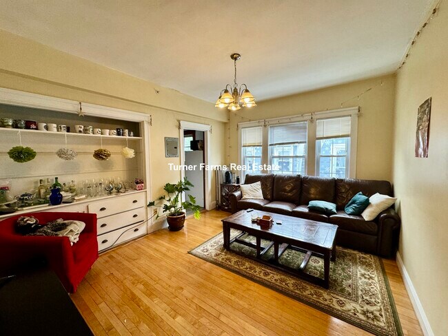 158 Magazine St, Unit 37 in Cambridge, MA - Foto de edificio - Building Photo