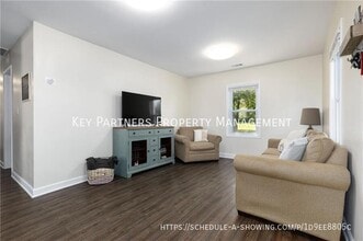 736 S Cherry St in Olathe, KS - Building Photo - Building Photo