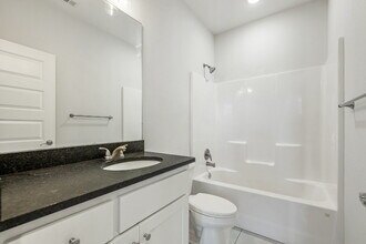 2016 W Chandler Ave in Rogers, AR - Building Photo - Building Photo