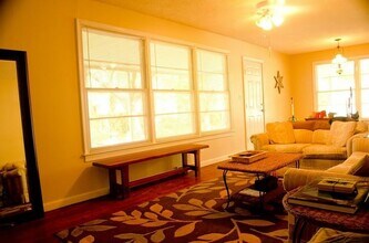 5087 Pittman St in North Charleston, SC - Foto de edificio - Building Photo