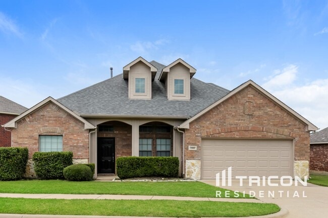 property at 2989 Lakeview Cir