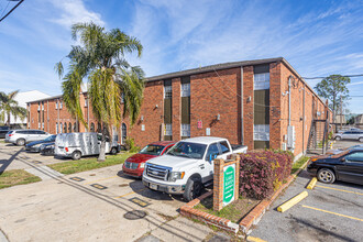 Lake Haven Riverside Court in Metairie, LA - Building Photo - Primary Photo