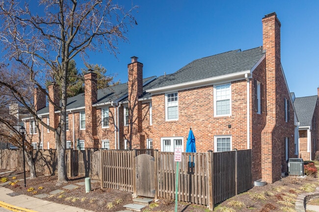 Wingate II in Arlington, VA - Building Photo - Building Photo