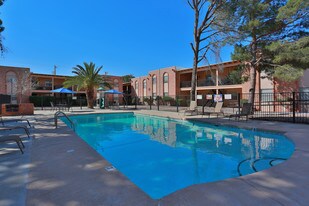 Desert Ridge Apartments in El Paso, TX - Building Photo