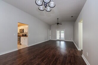 1414 Londra Ln in Kissimmee, FL - Building Photo - Building Photo