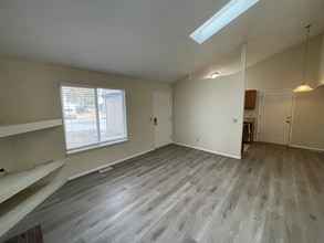 19383 E Buchanan Pl in Aurora, CO - Building Photo - Building Photo