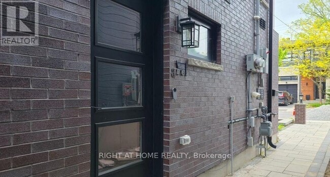 property at 185 Carleton Ave