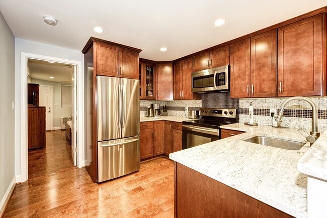 1619 21st St NW, Unit Bsmt Apt in Washington, DC - Building Photo - Building Photo