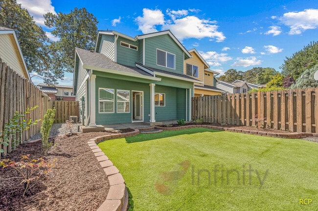 6997 Northeast Birch Street in Hillsboro, OR - Building Photo - Building Photo