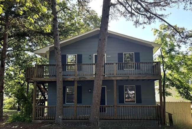 property at 639 N Conway St