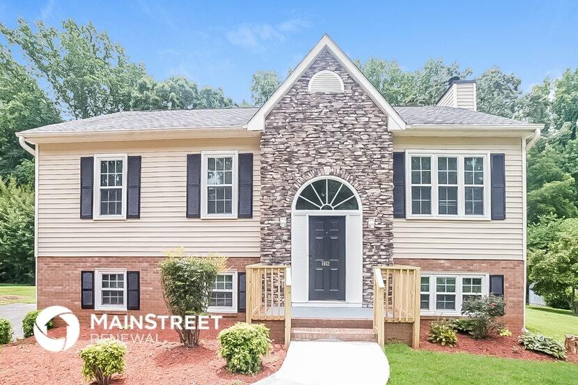 7612 Sedgewick Ridge Rd in Lewisville, NC - Foto de edificio