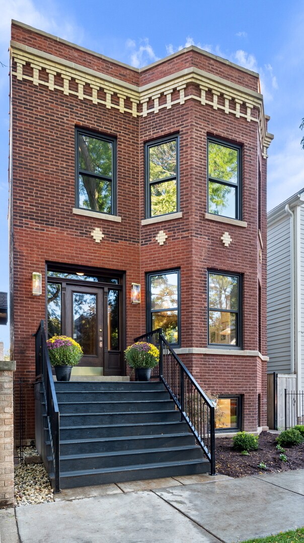 1747 W Cornelia Ave in Chicago, IL - Building Photo - Building Photo