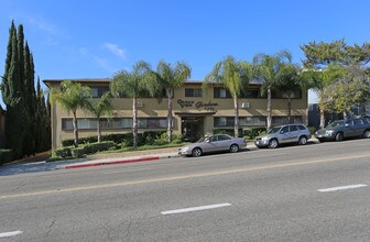 4439 Ocean View Blvd in Montrose, CA - Foto de edificio - Building Photo