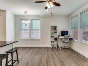 813 Fenet St in McKinney, TX - Building Photo - Building Photo