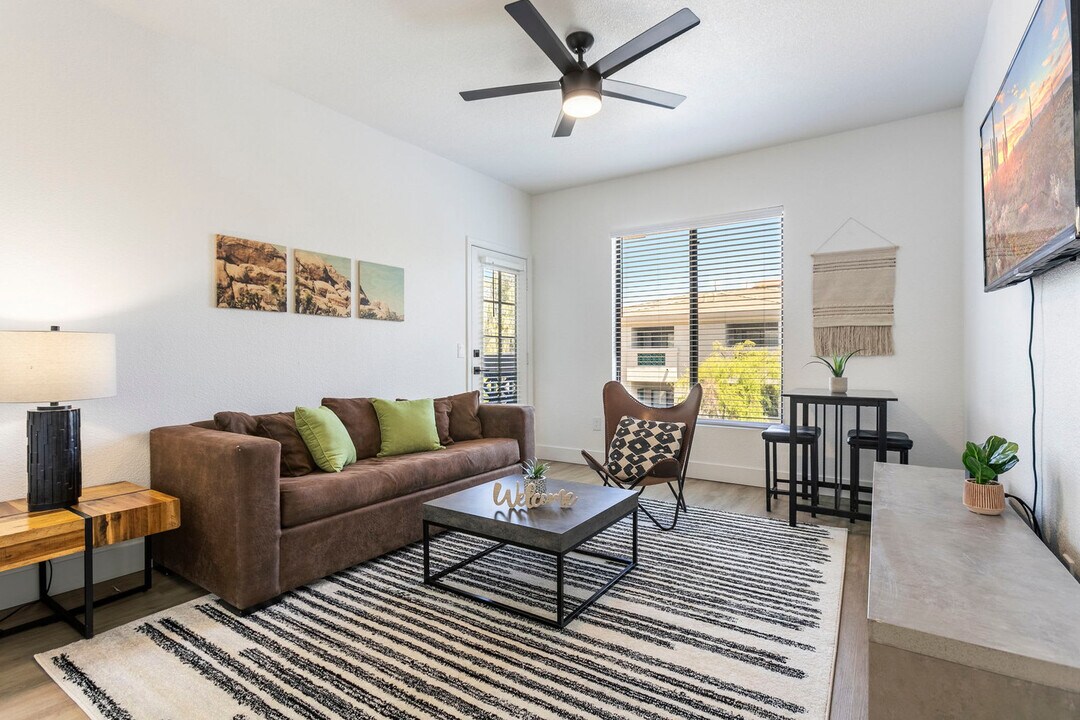 15608 N 71st St, Unit ID1035271P in Scottsdale, AZ - Building Photo