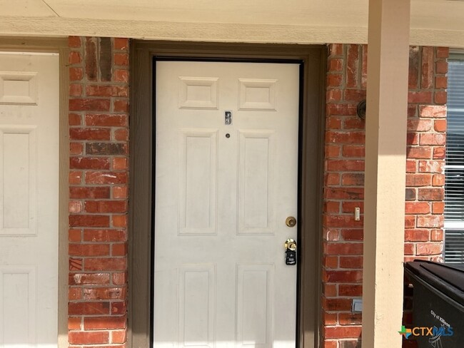 2709 Vernice Loop, Unit B in Killeen, TX - Foto de edificio - Building Photo