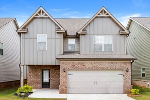 2020 Bridgewater Pass in Hampton, GA - Building Photo