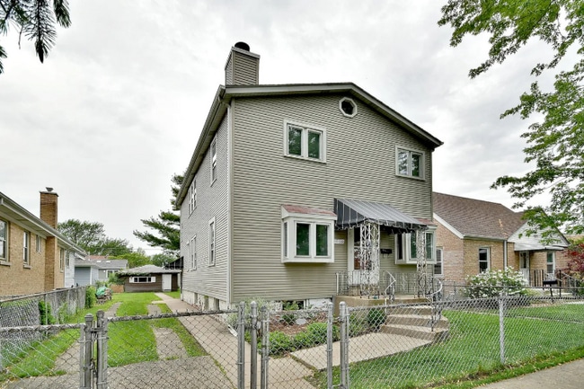 5608 N Ozark Ave in Chicago, IL - Building Photo - Building Photo