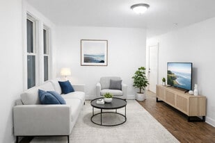 10 Balmforth Ave in Danbury, CT - Building Photo