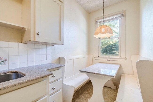 1103 W 22nd St in Austin, TX - Foto de edificio - Building Photo