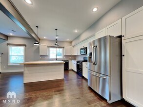 405 S Carl St in Siloam Springs, AR - Foto de edificio - Building Photo