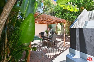 11061 Ohio Ave in Los Angeles, CA - Building Photo - Building Photo