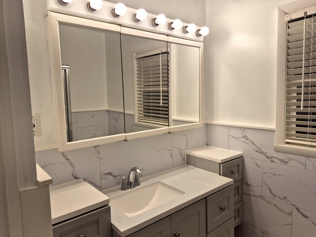 233 Magellan Dr in Sarasota, FL - Building Photo - Building Photo