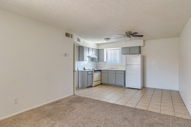 GC 3734 Apartments in Phoenix, AZ - Foto de edificio - Interior Photo