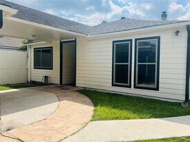 8814 Beau Monde Dr in Houston, TX - Building Photo