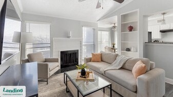 2300 Misty Ridge Cir in Arlington, TX - Building Photo