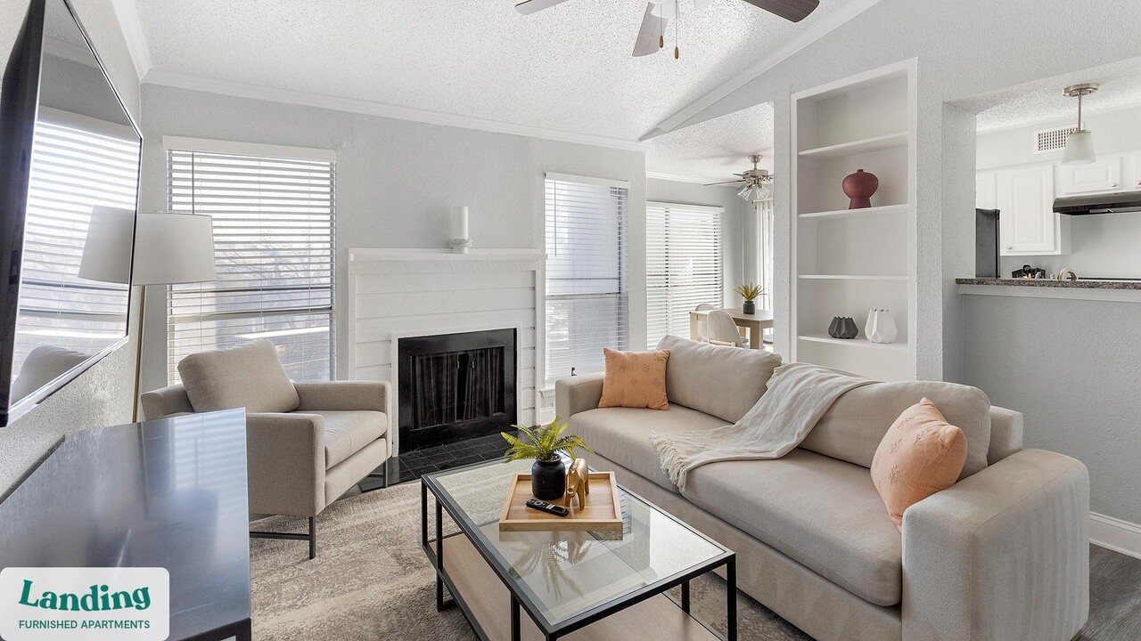 2300 Misty Ridge Cir in Arlington, TX - Building Photo