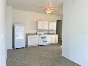 150 E Madeira Ave in Madeira Beach, FL - Building Photo - Building Photo