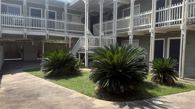 property at 2006 Sul Ross St