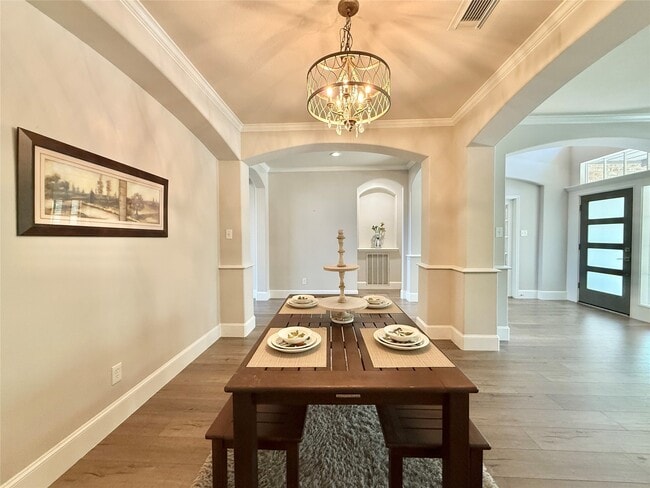 property at 251 N Maple Glade Cir