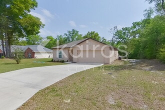 1924 W Roseboro Dr in Citrus Springs, FL - Foto de edificio - Building Photo
