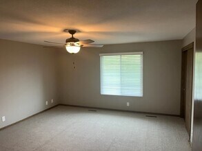 3584 Neerpark Dr in Lincoln, NE - Building Photo - Building Photo