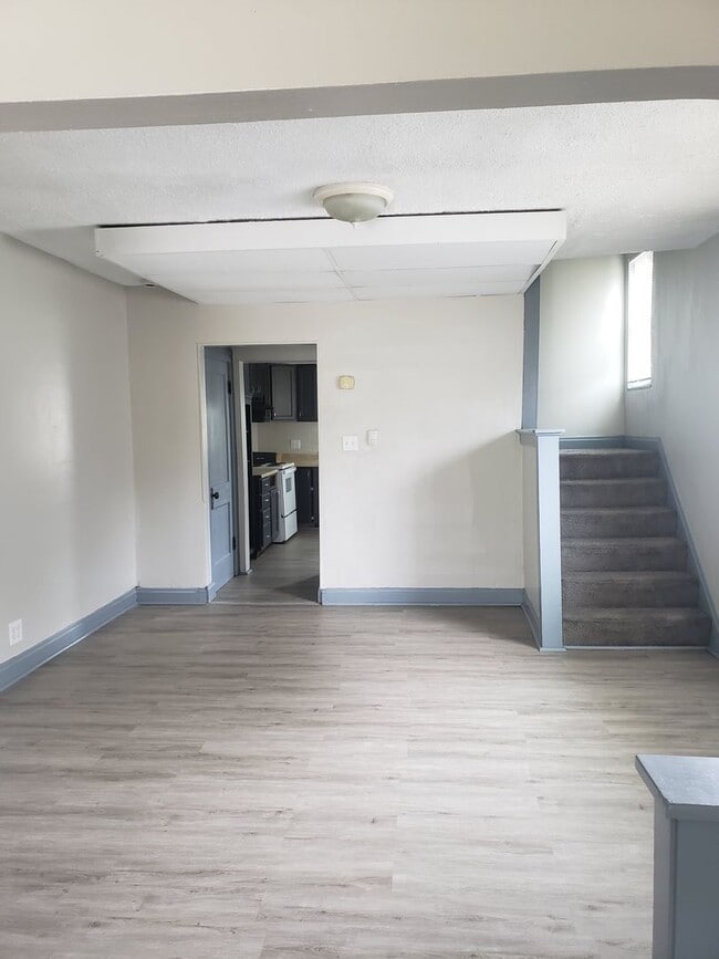 209-211-211 N Hague Ave in Columbus, OH - Building Photo - Building Photo