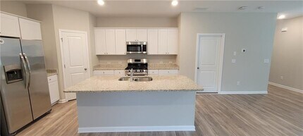 4267 Waxwing St in Hoschton, GA - Building Photo - Building Photo