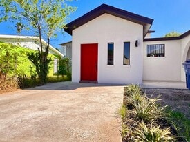 1515 Madison St in Laredo, TX - Building Photo