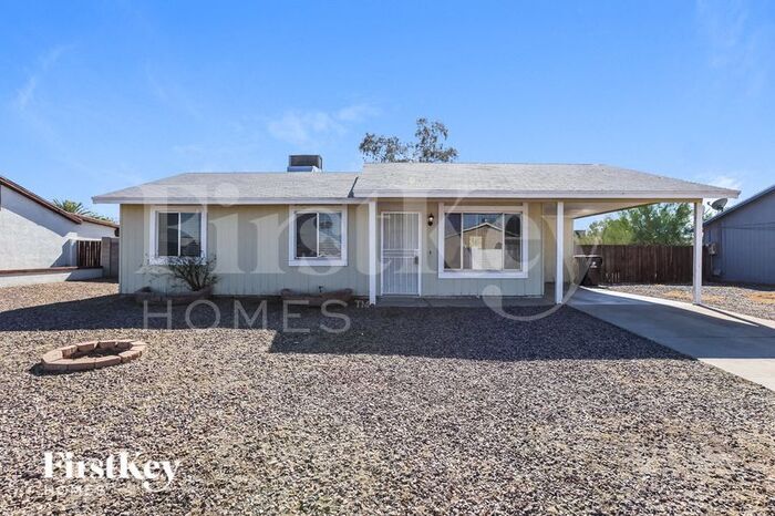 8807 W Mercer Ln in Peoria, AZ - Foto de edificio