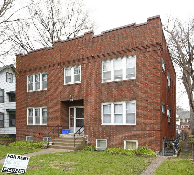 1863 Grand Ave in St. Paul, MN - Building Photo