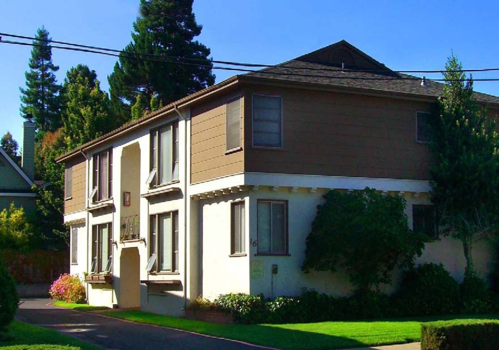 16 E Poplar Ave in San Mateo, CA - Foto de edificio