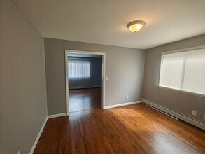 135 Hillcrest Rd in Bridgeport, CT - Building Photo - Building Photo