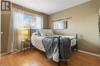 95 Kinburn Crescent in London, ON - Building Photo - Building Photo
